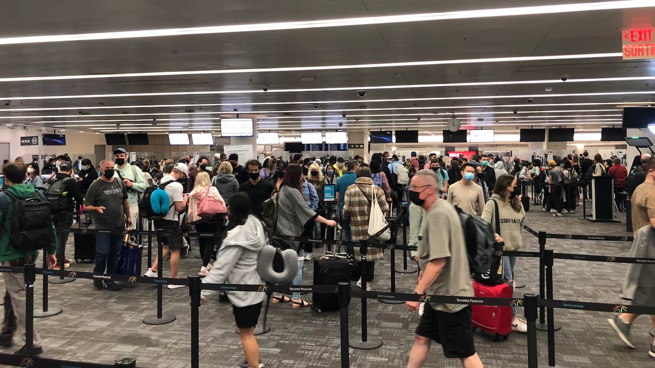 KANADA HAVALİMANLARINDA SIĞINMACI AKINI: SİSTEM TIKANMA NOKTASINDA