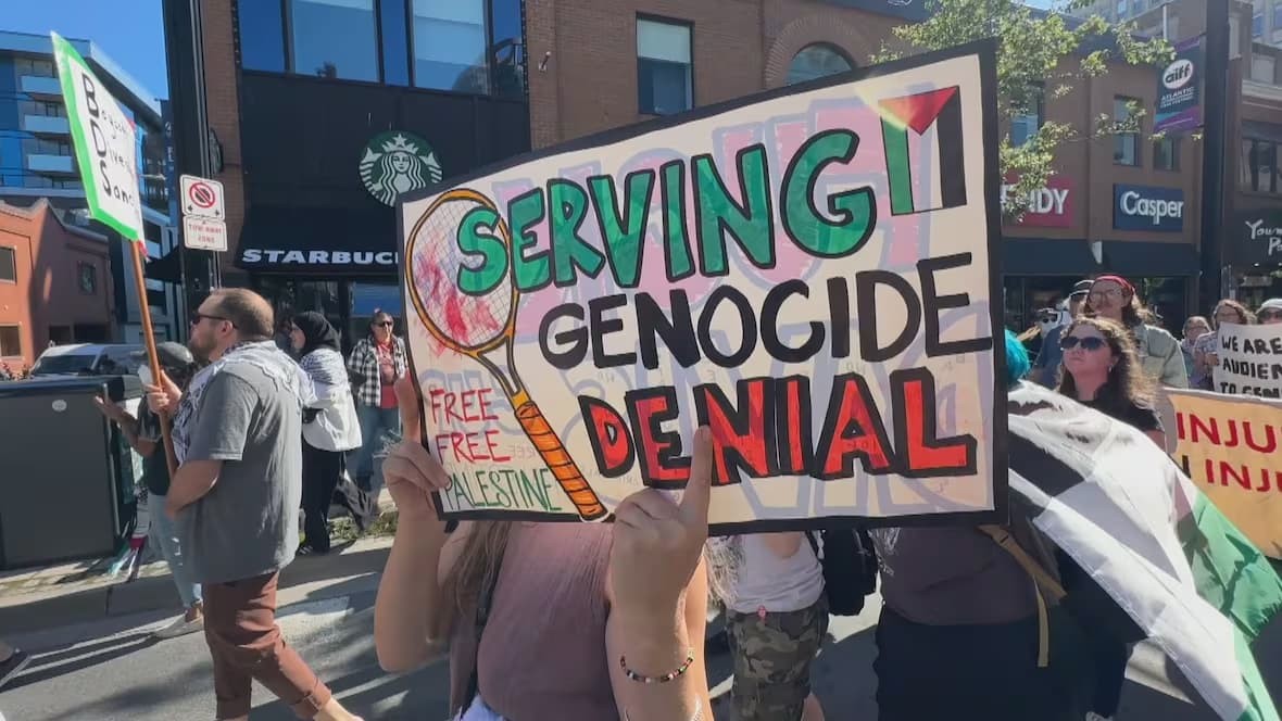 Kanada-İsrail Davis Cup Karşılaşması Halifax’ta Seyircisiz Oynandı, Dışarıda Protestolar Düzenlendi